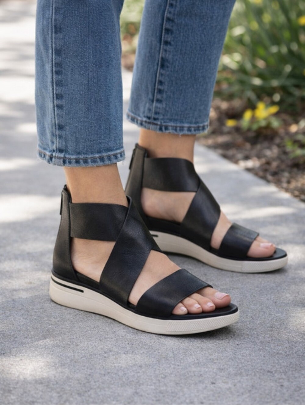 Eileen Fisher Sport Tumbled Black Leather Minimalist Platform Sneaker Sandals 9